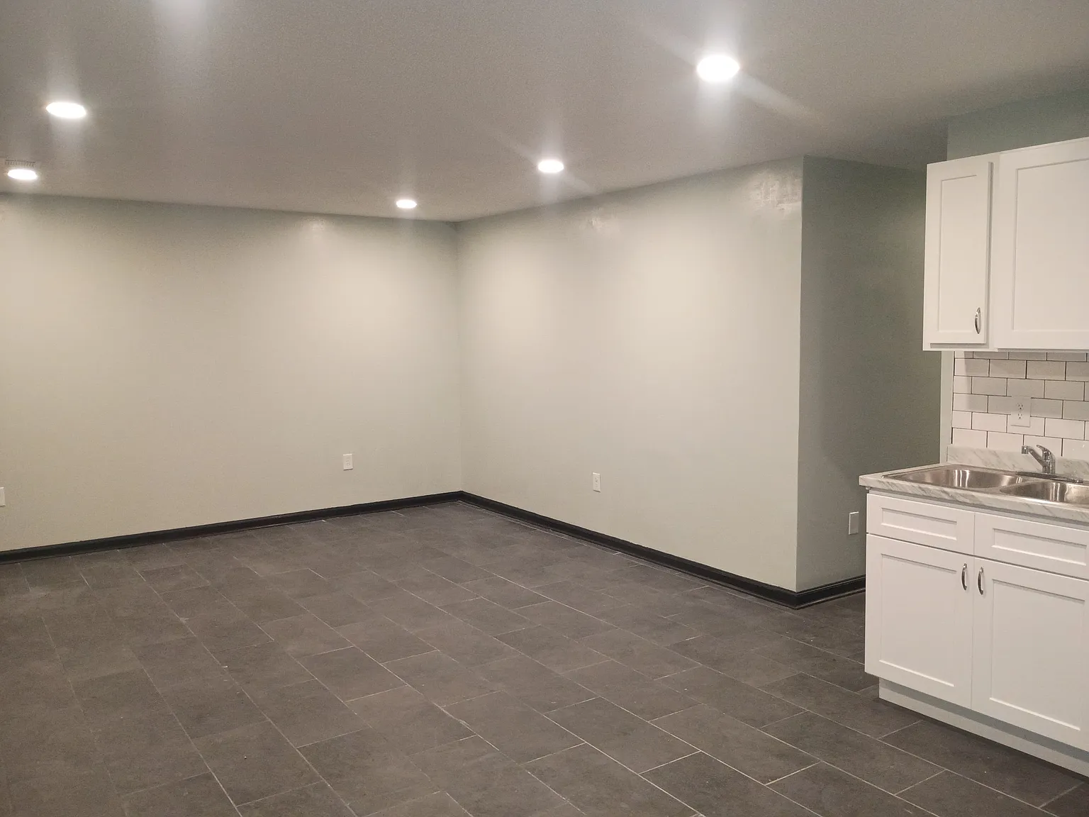 3 bed, $1,350 — Photo 3