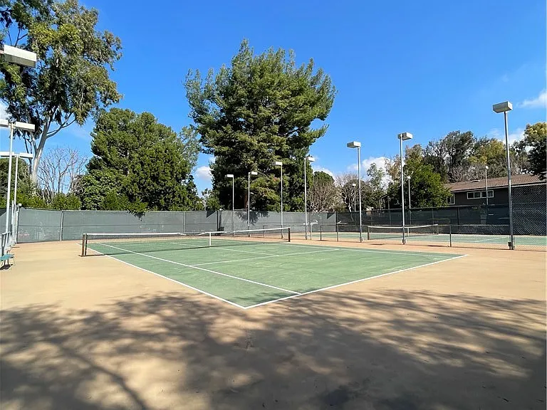 262 Streamwood — Photo 215