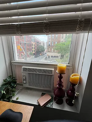 Rented by Delmark Realty LLC | media 23