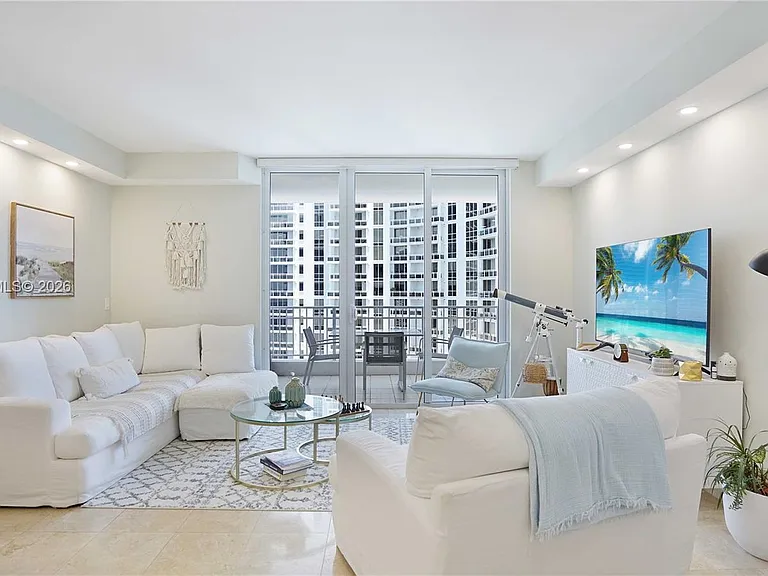 801 Brickell Key Blvd #2210 — Photo 19