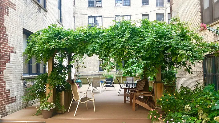 Sold by Compass | media 18