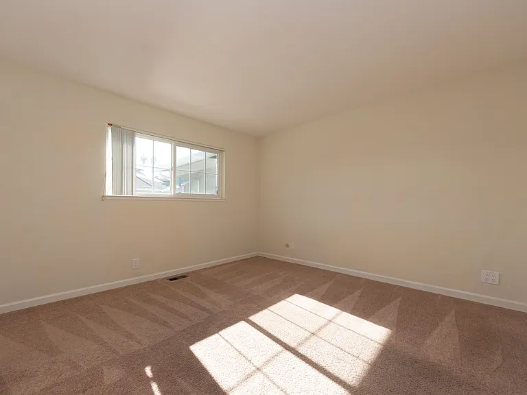 2368 Pauline Dr — Photo 5
