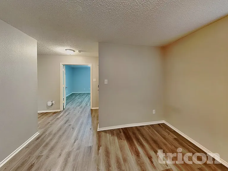2904 Crimson Clover Dr — Photo 3