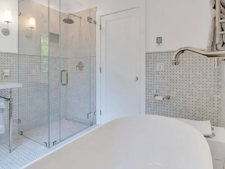 81 Lee Ave — Photo 21