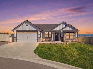 1500 S Moen Ct, Greenacres, WA 99016