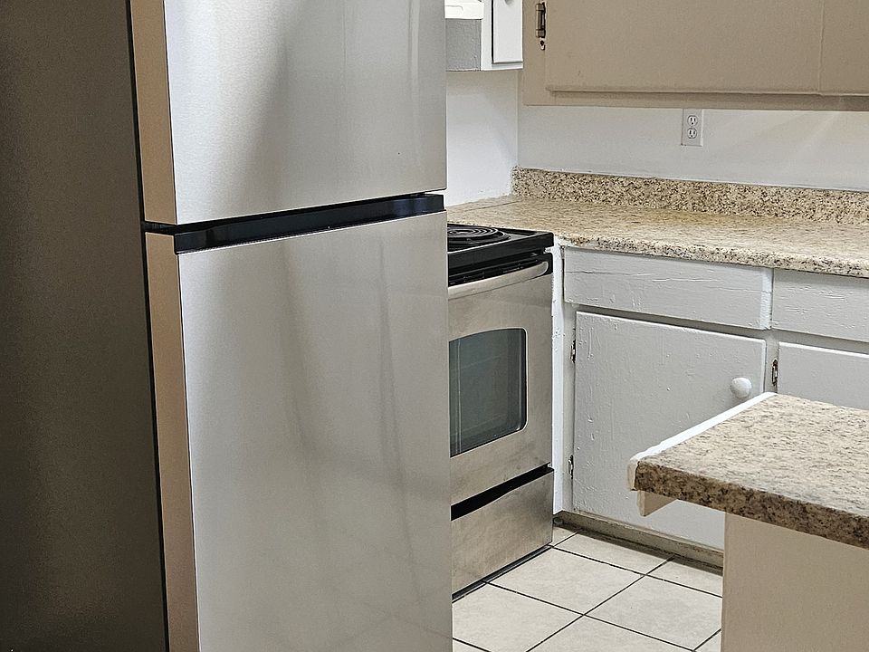 1st image of 810 E Hazel Dr #812