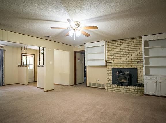5th image of 405 Twin Creek Dr