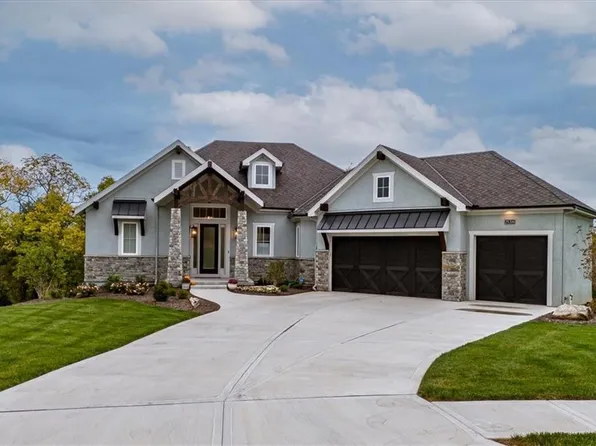 25316 W 104th Pl, Olathe, KS 66061