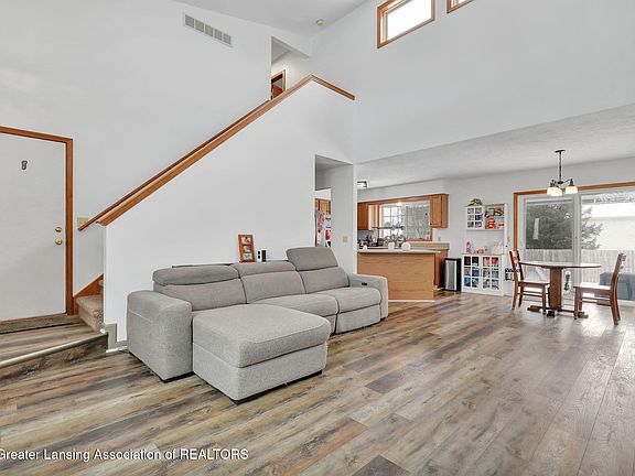 4th image of 12805 Ontonagon Dr