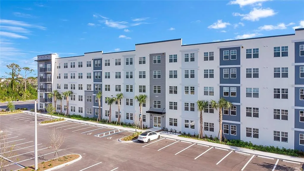 2 bed, 2.0 bath, 1022 sqft, $1,900 — Photo 3
