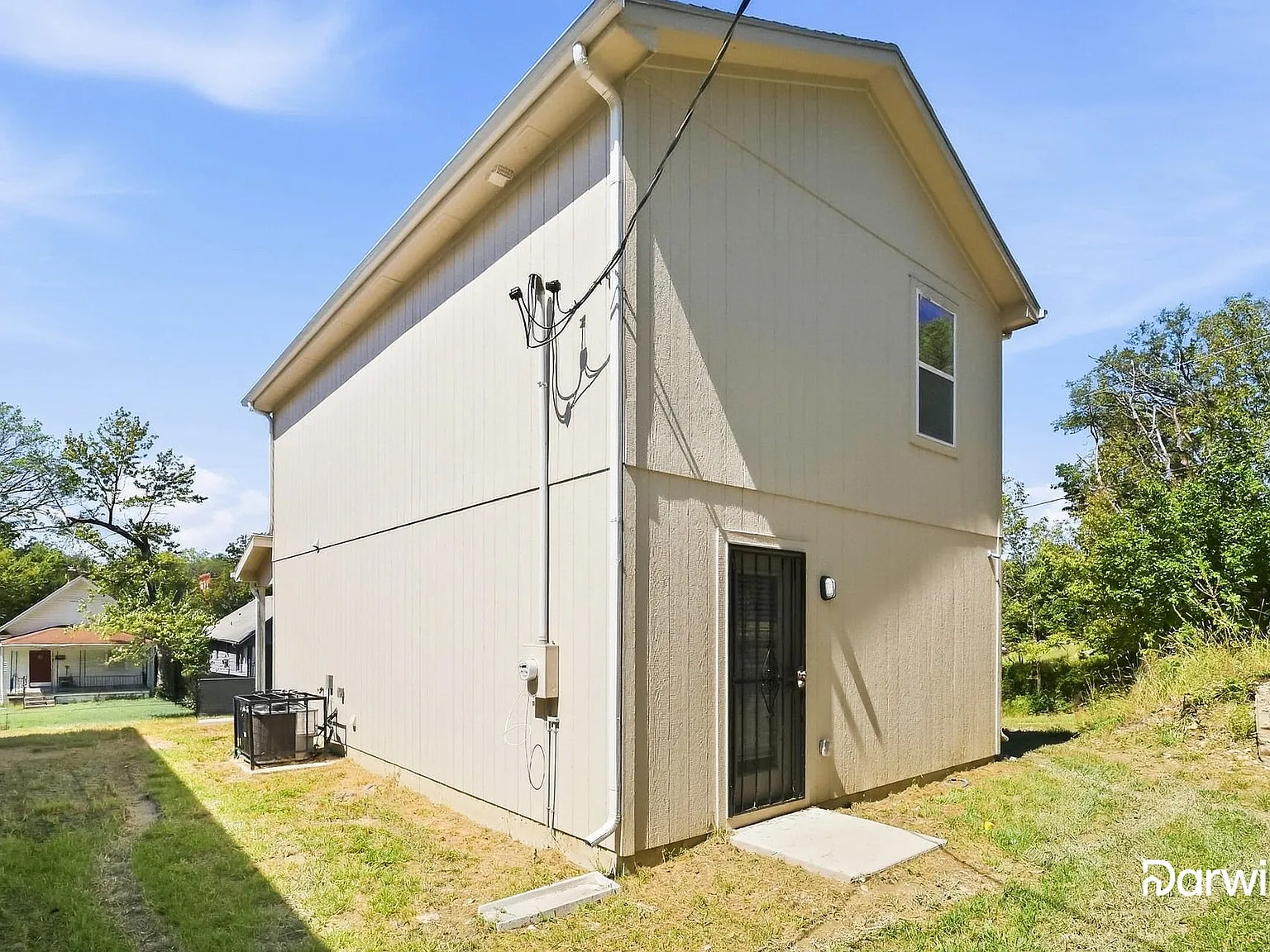 3 bed, 2.5 bath, 1271 sqft, $1,760 — Photo 2