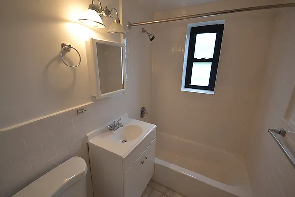 Rented by Silverstein Collection LLC  | media 1