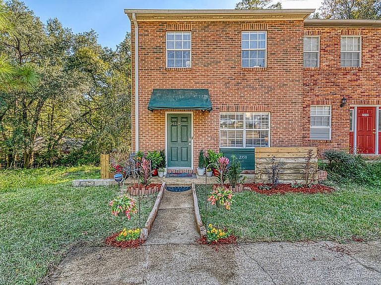 1st image of 2350 Gregory Dr #1