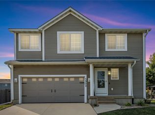 5908 Wheatland Dr SW, Cedar Rapids, IA 52404