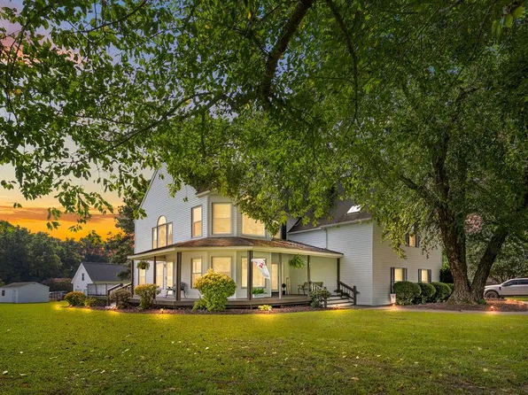 101 Fleetney Cir, Smithfield, VA 23430