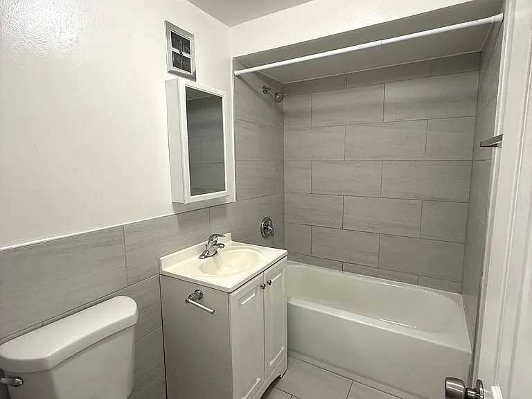 1304 Carol St #2 — Photo 13