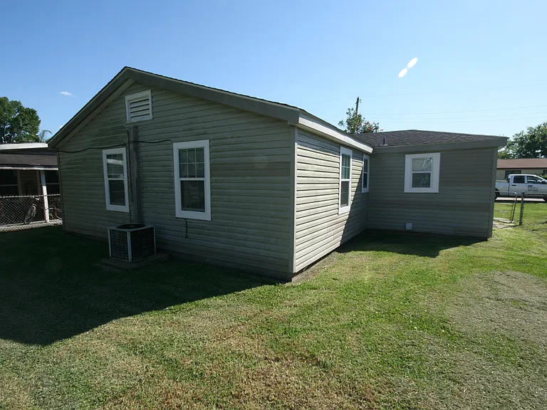 2705 Rose Dr — Photo 15