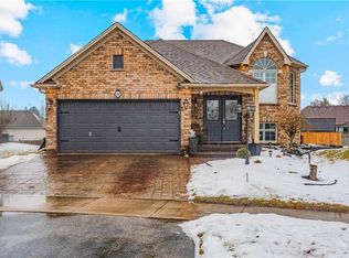 14 Varley Cres, Brantford, ON N3R7Z3