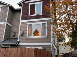 12049 33rd Ave NE UNIT C, Seattle, WA 98125