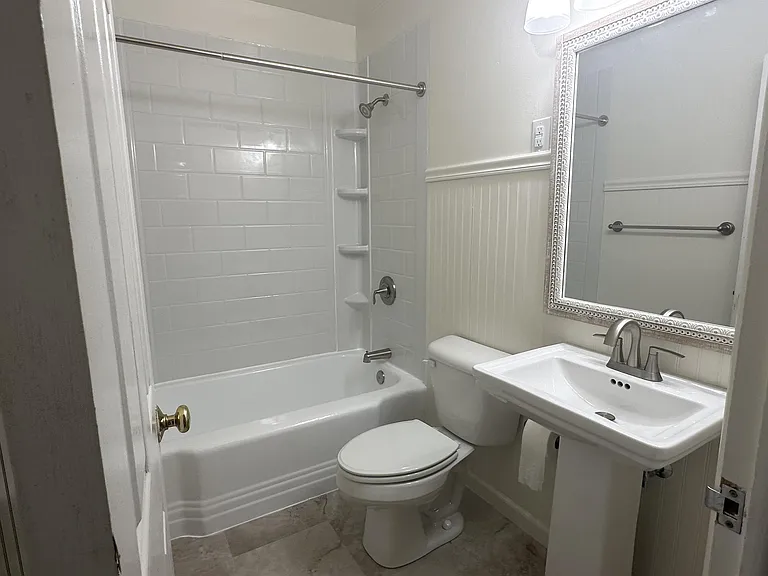 1247 Avenue F — Photo 2