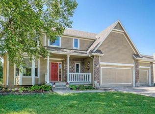 1117 SE 12th Ter, Lees Summit, MO 64081