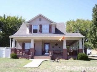 423 N 8th St, Perry, OK 73077