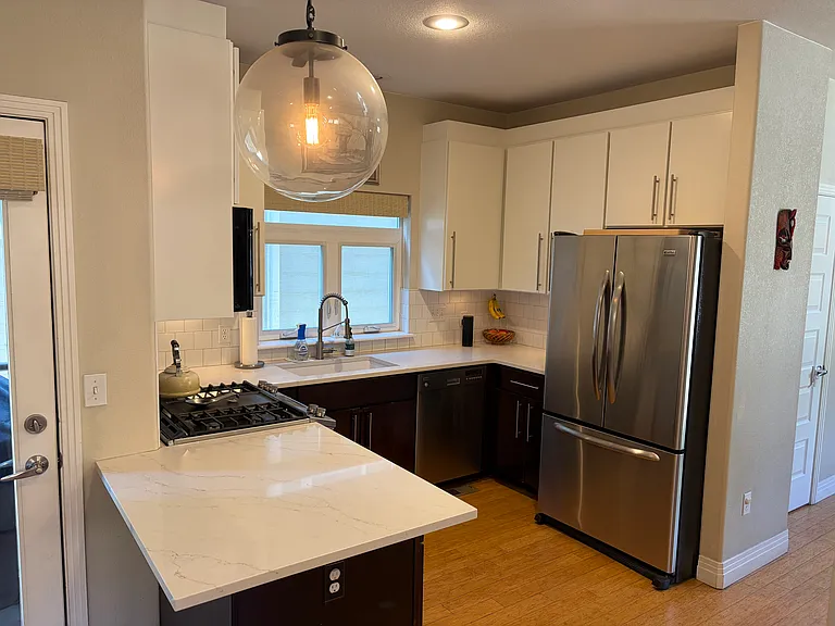 2924 Wyandot St — Photo 4