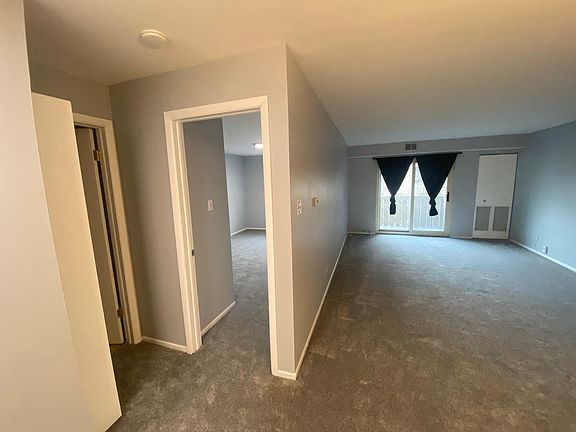 3rd image of 675 Grove Terrace Vlg #205