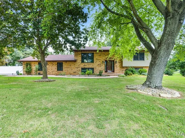 620 Buckingham Dr, Troy, IL 62294