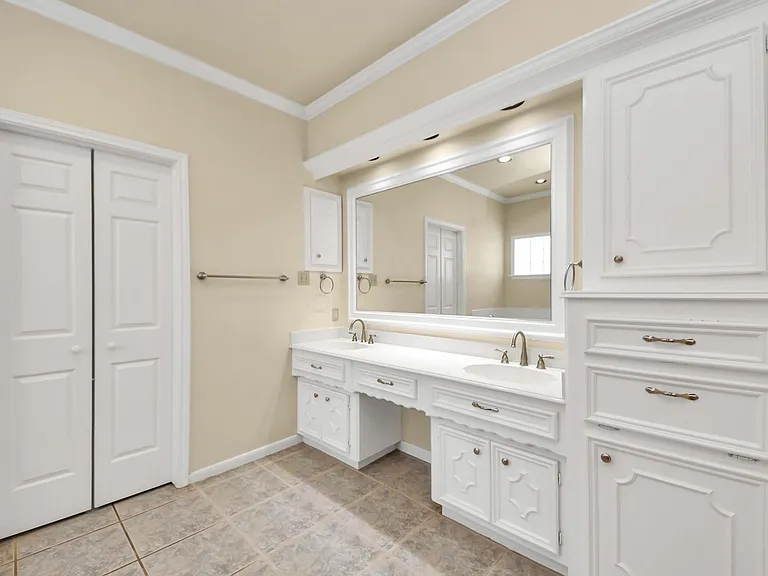 10503 Great Plains Ln — Photo 22