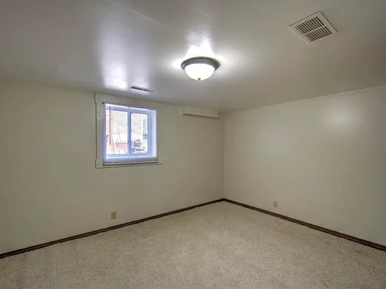 1621 N Monroe St — Photo 9