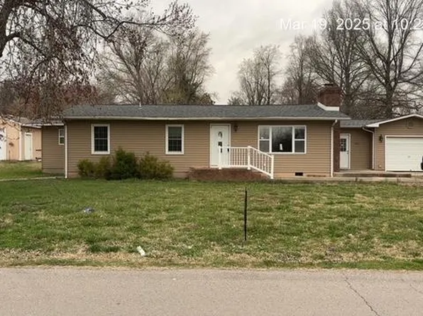 101 Hunt St, Dexter, MO 63841