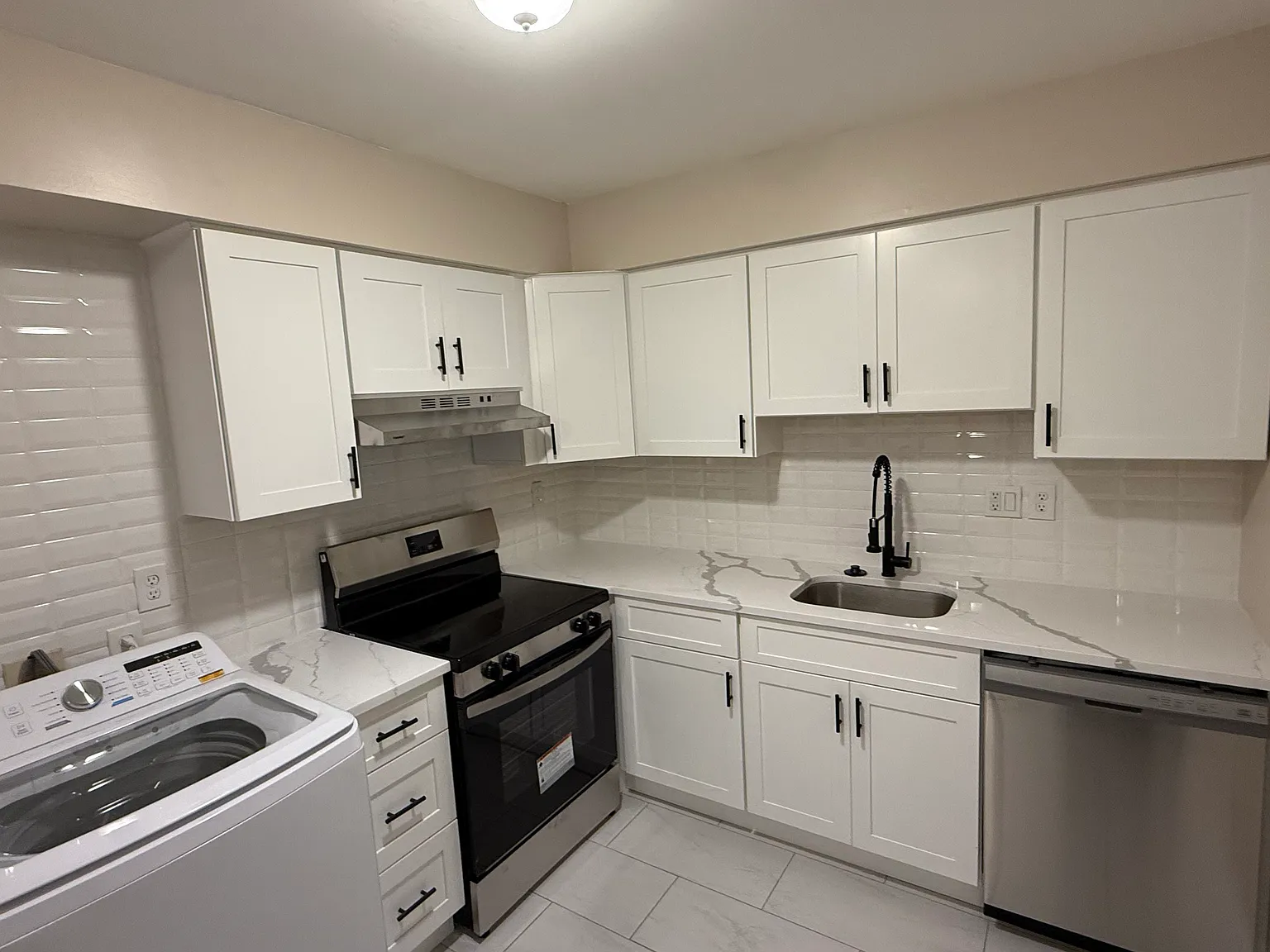 2 bed, 1100 sqft, $1,775 — Photo 1
