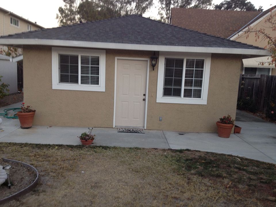 1st image of 564 University Ave