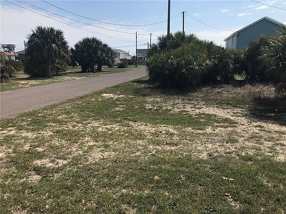 4th image of 305 Port Royal St