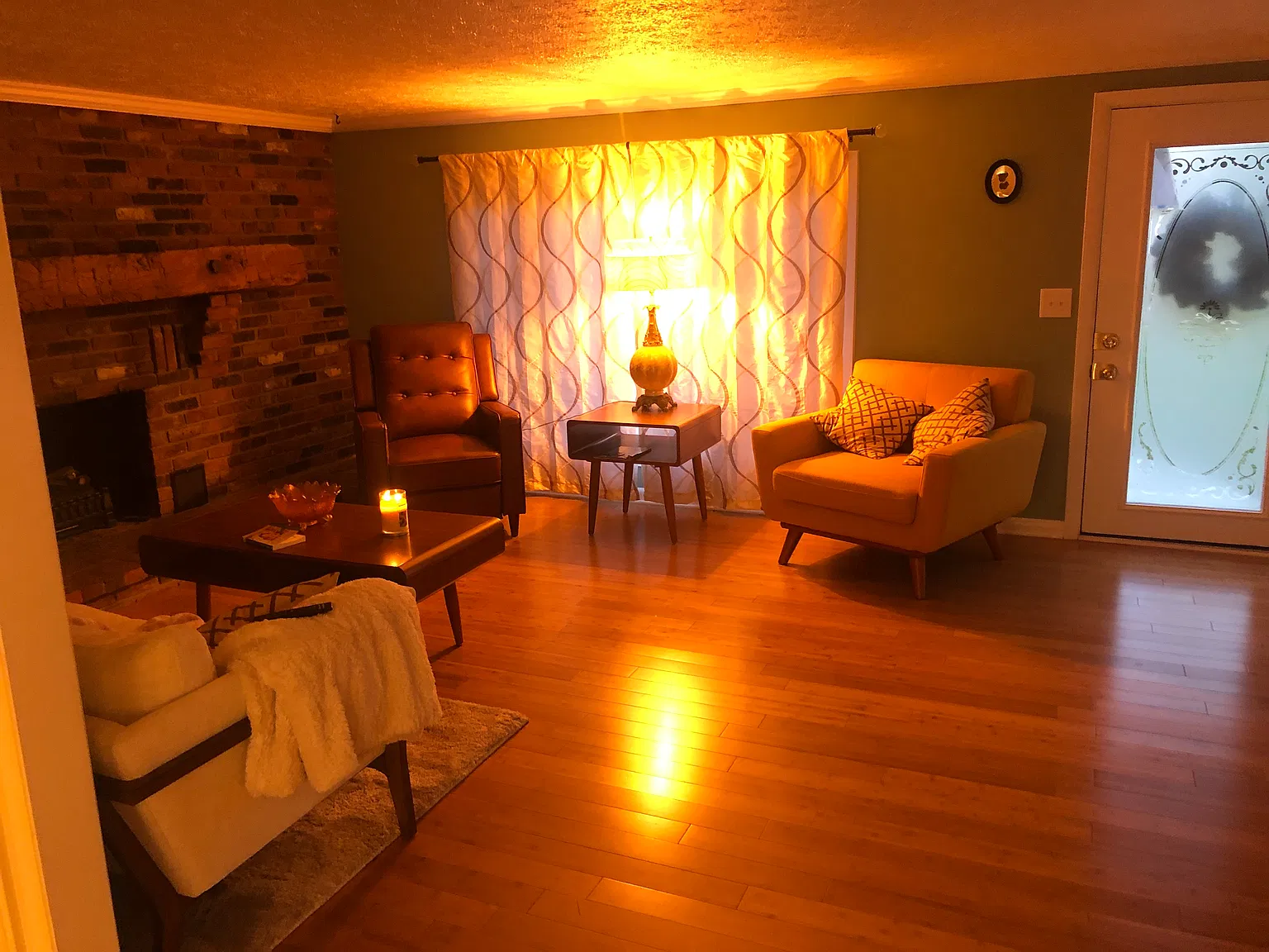 3 bed, 1570 sqft, $2,400 — Photo 4
