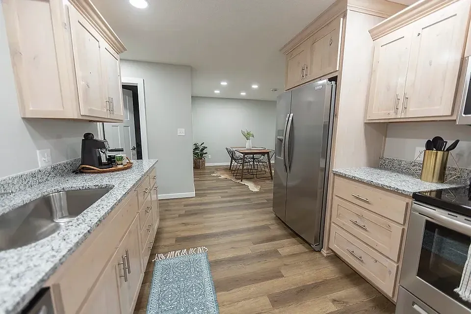 2 bed, 1000 sqft, $1,250 — Photo 3