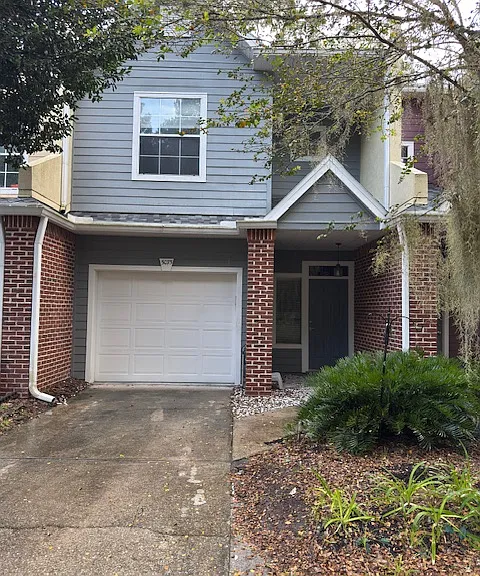 5075 NW 1st Pl — Photo 1