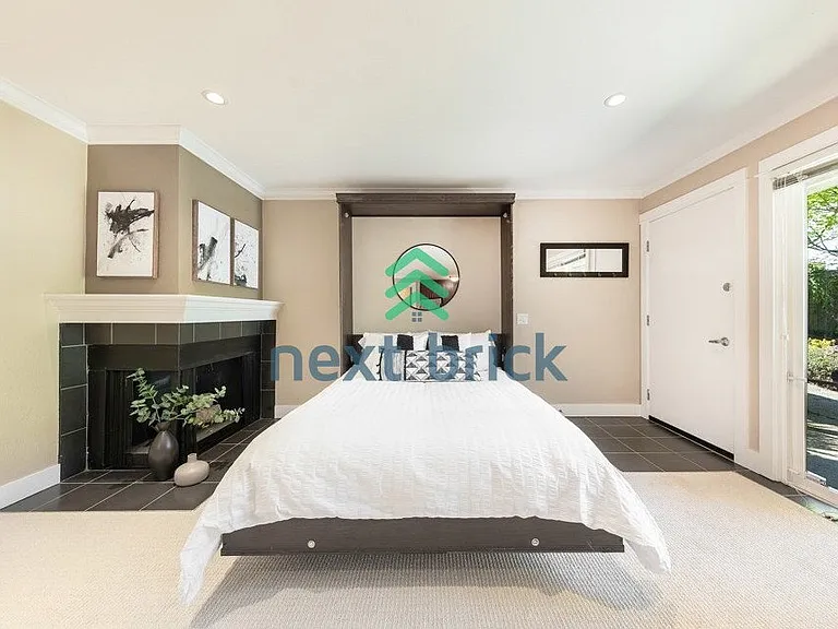 337 2nd Ave S #102 — Photo 11