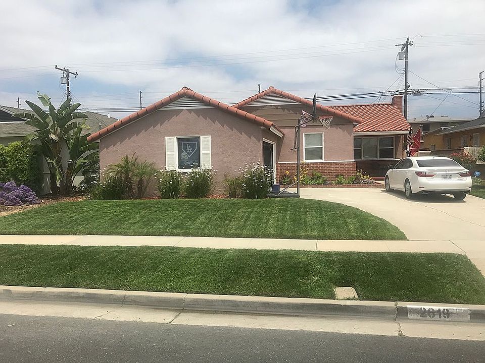 2nd image of 2619 W 129th St