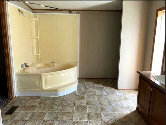 5th image of 193 Knollwood Dr