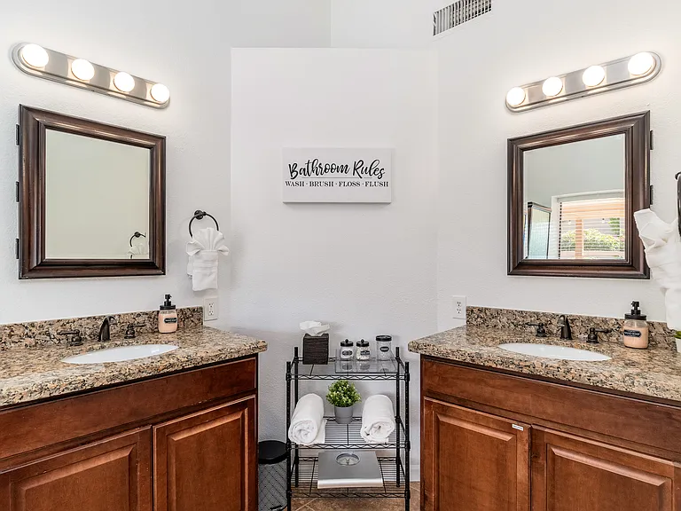 5139 E Fellars Dr — Photo 21