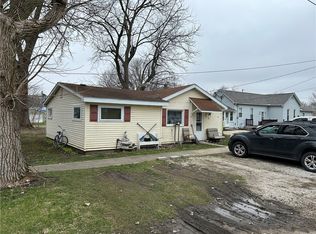 221 N Locust St, Maroa, IL 61756