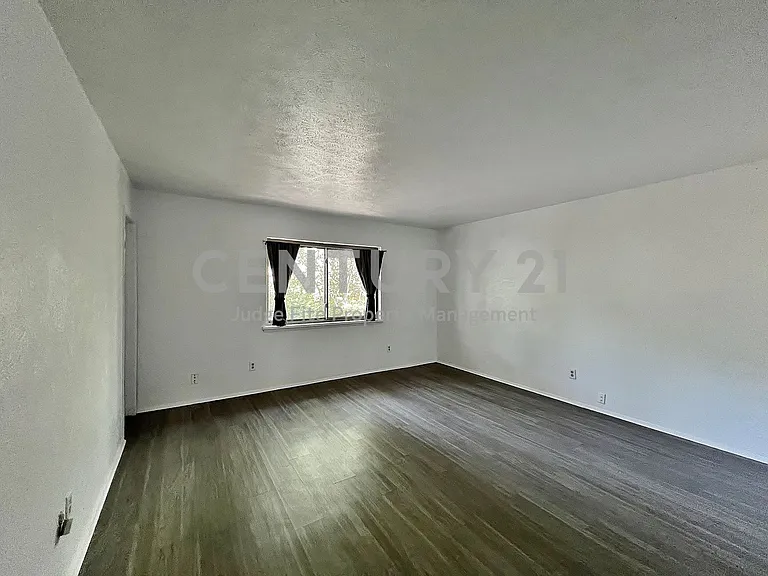 7127 Winterberry Dr — Photo 8