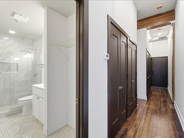 907 Main St #5 — Photo 23