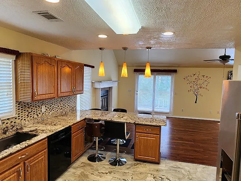 6108 Williams Rd — Photo 8