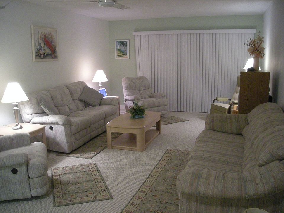 LIVINGROOM