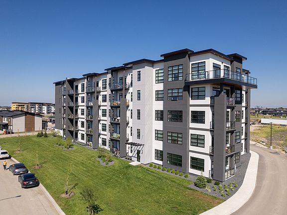 2nd image of 1590 Warde Ave #1474182