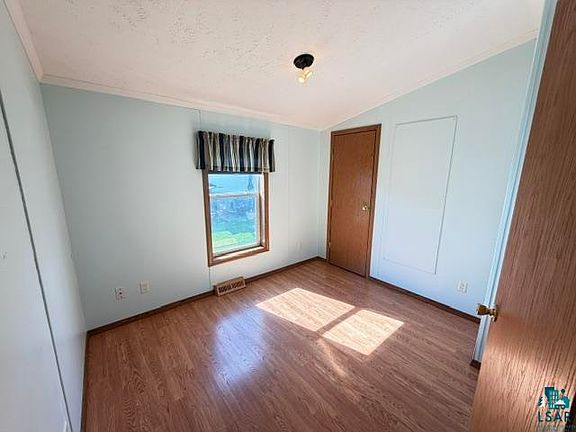 5th image of 26 Kalmia Dr