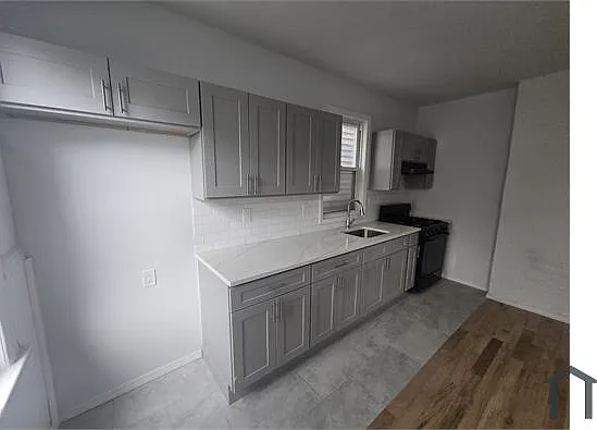 3 bed, $2,350 — Photo 1